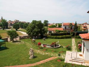 Apartment Villa Linet 5- by Interhome