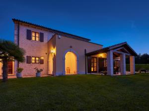 Holiday Home Villa Sujevic für unvergessliche Ferien - Istrien by Interhome