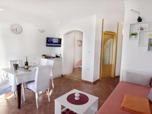 Apartment APARTMENT TONI by Interhome