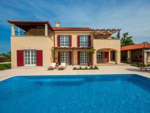 Holiday Home Luxus Villa Mirna mit Tennisplatz by Interhome