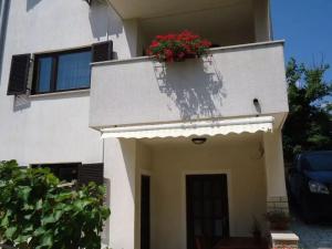 Apartment Wohnung mit Garten in der Nähe des Zentrums by Interhome