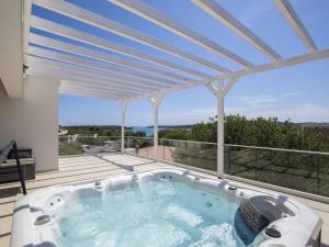 Holiday Home Villa Luna mit Pool- Sauna- Whirlpool- Tennisplatz by Interhome