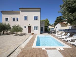 Holiday Home Villa Nocciola mit 6 Schlafzimmern in Meeresnähe by Interhome