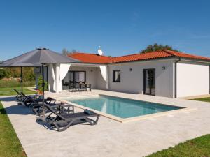 Holiday Home Moderne Villa bei Barban by Interhome