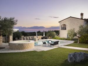 Holiday Home Villa Piccolo Paradiso mit beheiztem Pool by Interhome