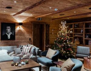 Stunning property close to ski slopes