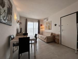 Casa Mirella Residence con piscina