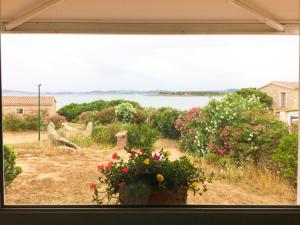 Lovely Beach House img21