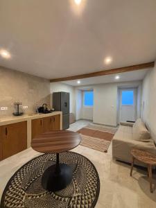 Templlo Residences Cozy Coastal Private Studios near Lisbon