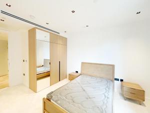 Whole 2 bed flat in Kensington