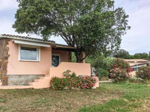 Lovely Beach House img12