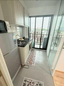 Elegant Stay with 360 degree Panoramic Rooftop Pool
