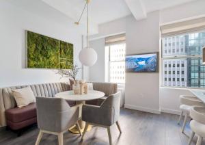 Alluring and Spacious 1 Bed 1 Bath Apt