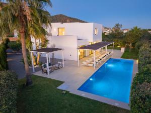Villa Near Ibiza Town sleeps 10