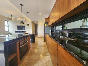 Infinity pool with panoramic view in Mérida