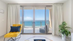 Refined Beach Escape Featuring Striking Beachfront Views