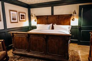 Bootleggers Lodge on Lake Nokomis