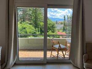 1 Private Parking, King-Size Bed & Non-smoker