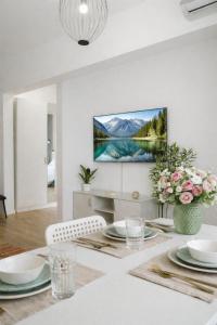 DOWNTOWN Tineretului Central Oasis --NEW Building-- 1min Metro Station ---Self Check-in---