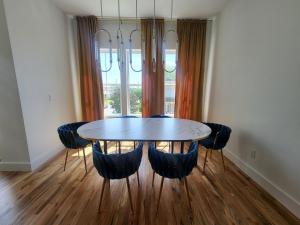 Pet-Friendly Townhouse with Free Parking in TN