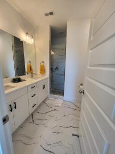 Pet-Friendly Townhouse with Free Parking in TN