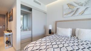 One 1402B Hotel Room: New Beachfront Resort, Style & Comfort