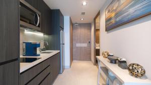 One 1402B Hotel Room: New Beachfront Resort, Style & Comfort