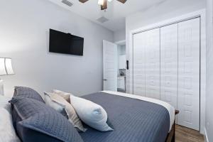 Ohana Beach House l Steps to Beach l Ocean Views