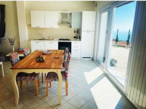 Apartment Bella Vista Poggi - fantastischer Meerblick by Interhome