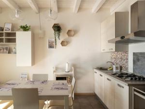 Apartment Cherubino 2 - Dreizimmerwohnung mit Pool und Terrasse by Interhome