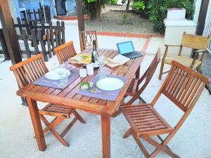 Apartment Wohnung mit Garten- wenige Minuten vom Meer entfernt by Interhome