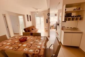 Apartamentos a 250m da Praia das Toninhas