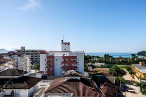 Apartamentos a 250m da Praia das Toninhas