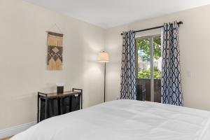 The Charming Condo First Floor, Patio, And Pool