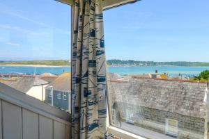 4 Bed in Padstow oc-p00245