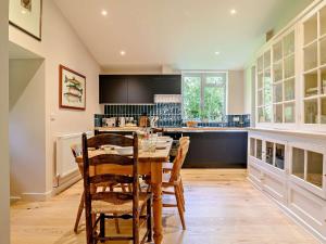 3 Bed in Bodenham 93304