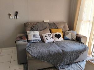 APARTAMENTO COM AR NA SALA e QUARTOS