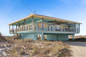 Family Gulf front 4-Bedroom Home On Dauphin Island For 13