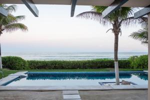 Beachfront apartment in Akumal U3