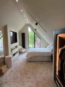 Large Luxury House in Marple, 4x Bed & Sleeps 8