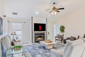 Family 5BR Ocala Farm Home With Heated Pool 6Min To WEC