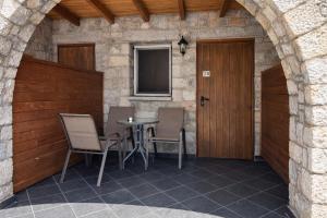 Lalloudes Seaside Suites Sea and Pool View