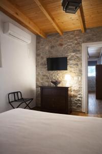 Lalloudes Seaside Suites Sea and Pool View