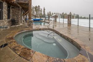 22 Lower Cascade Ridge