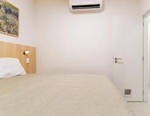 10 min a pé do metrô | Amplo e Acolhedor