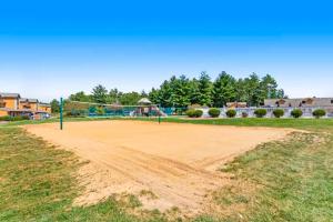 Sunset Condominiums: Golf View