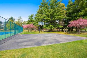 Sunset Condominiums: Golf View