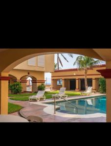 Comfortable apartment, right on the seafront