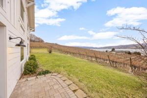 Fielding Hills Winery Guest House