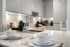 Executive 3-Bed 2-Bath Apartment Central London